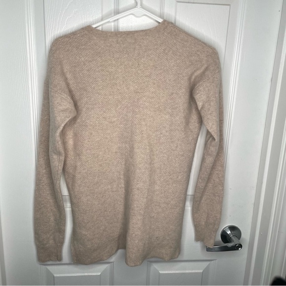 Lord & Taylor 100% Cashmere Sweater V neck Pullover Comfy Cozy in Beige L - Picture 2 of 10